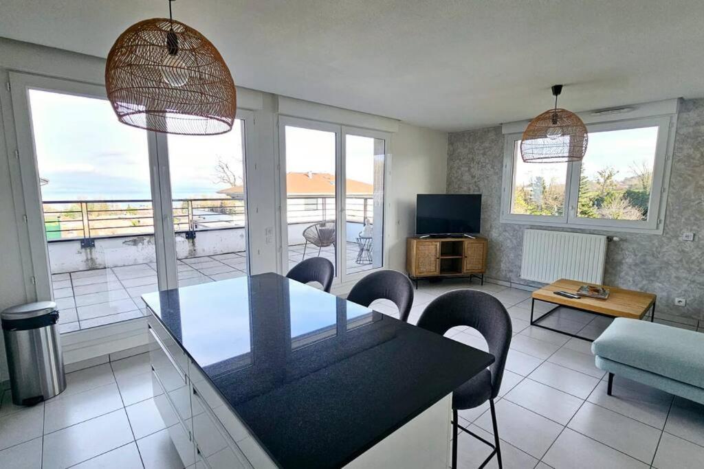 Le Vacansciez Luaran gambar